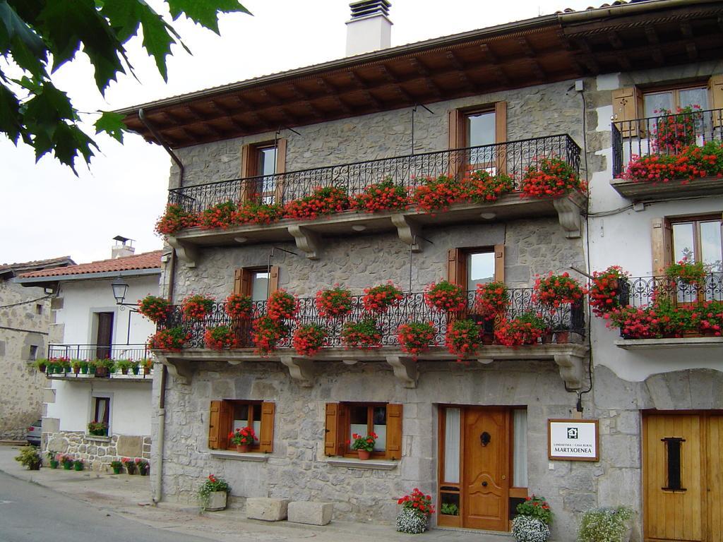 Casa Rural Martxoenea Landetxea Hotel Arruazu Buitenkant foto