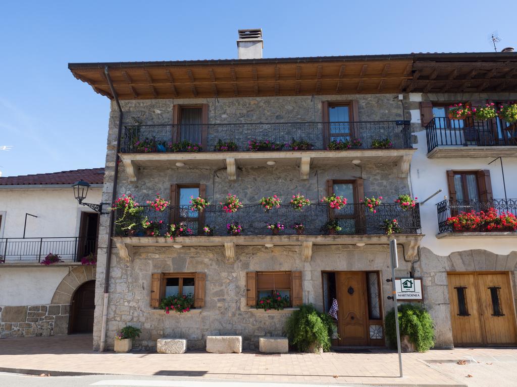Casa Rural Martxoenea Landetxea Hotel Arruazu Buitenkant foto