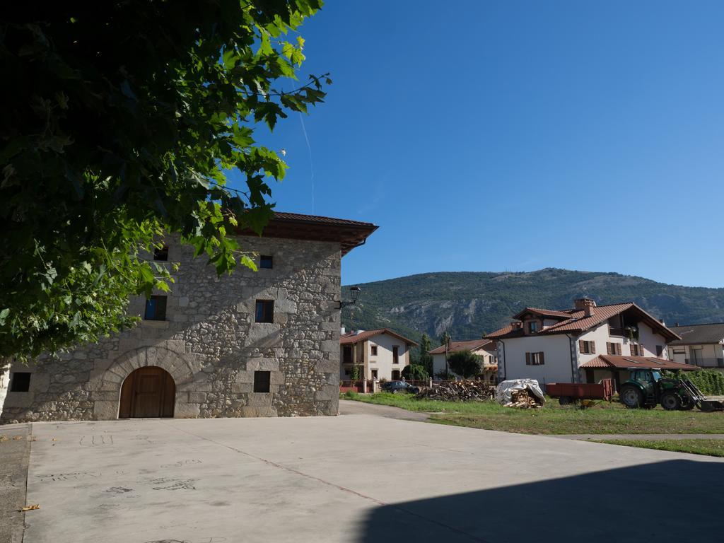 Casa Rural Martxoenea Landetxea Hotel Arruazu Buitenkant foto